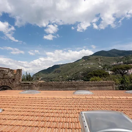 Marisabella Standard Vico Equense